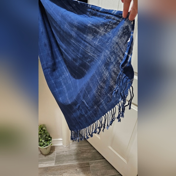Pashmina Lightweight Cotton Wrap Shawl Royal Blue Plaid With Fringe EUC - Picture 4 of 7